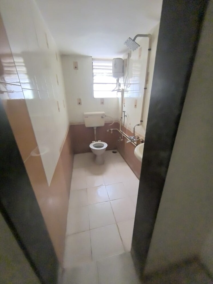 Bathroom, brahma-baug 1 Bedroom 676 Sq.Ft. Apartment In Sopan Baug Pune 8882540