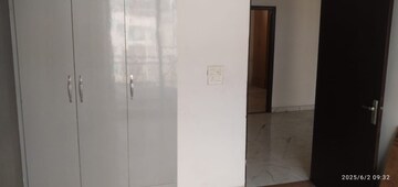 Room in 3 BHK Builder Floor at Pir Machalla – for Rent