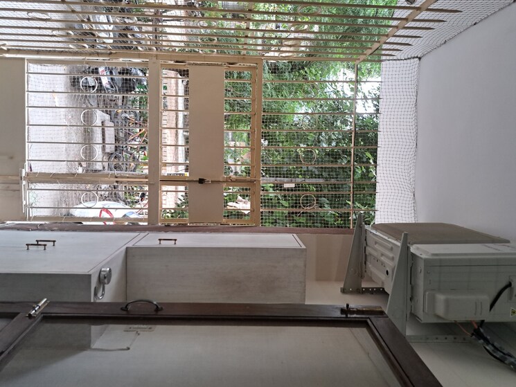 Balcony, dayanand colony 1 Bedroom 475 Sq.Ft. Apartment In Dayanand Colony Delhi 8882552