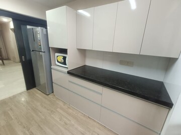 Furnished Amenities in 3 BHK Apartment at Ekta Heritage Apartment, Khar West – for Rent