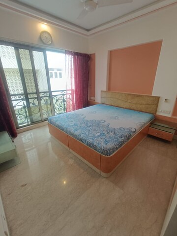 Bedroom in 3 BHK Apartment at Ekta Heritage Apartment, Khar West – for Rent
