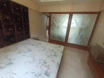Bedroom in 3 BHK Apartment at Ekta Heritage Apartment, Khar West – for Rent