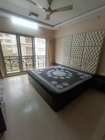 Bedroom in 3 BHK Apartment at Ekta Heritage Apartment, Khar West – for Rent