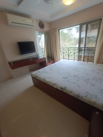 Bedroom in 3 BHK Apartment at Ekta Heritage Apartment, Khar West – for Rent