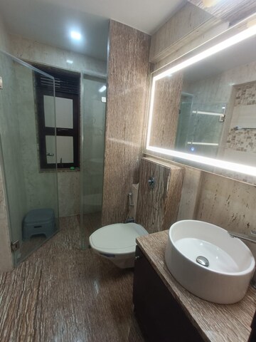 Bathroom in 3 BHK Apartment at Ekta Heritage Apartment, Khar West – for Rent