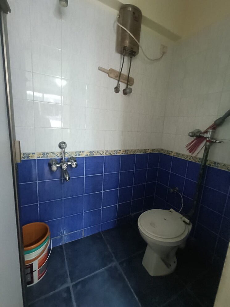 Bathroom, ekta-heritage-apartment 3 Bedroom 1300 Sq.Ft. Apartment In Khar West Mumbai 8882561