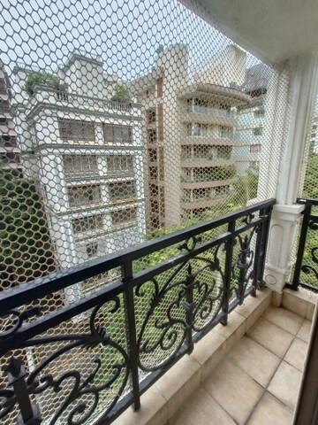 Balcony in 3 BHK Apartment at Ekta Heritage Apartment, Khar West – for Rent