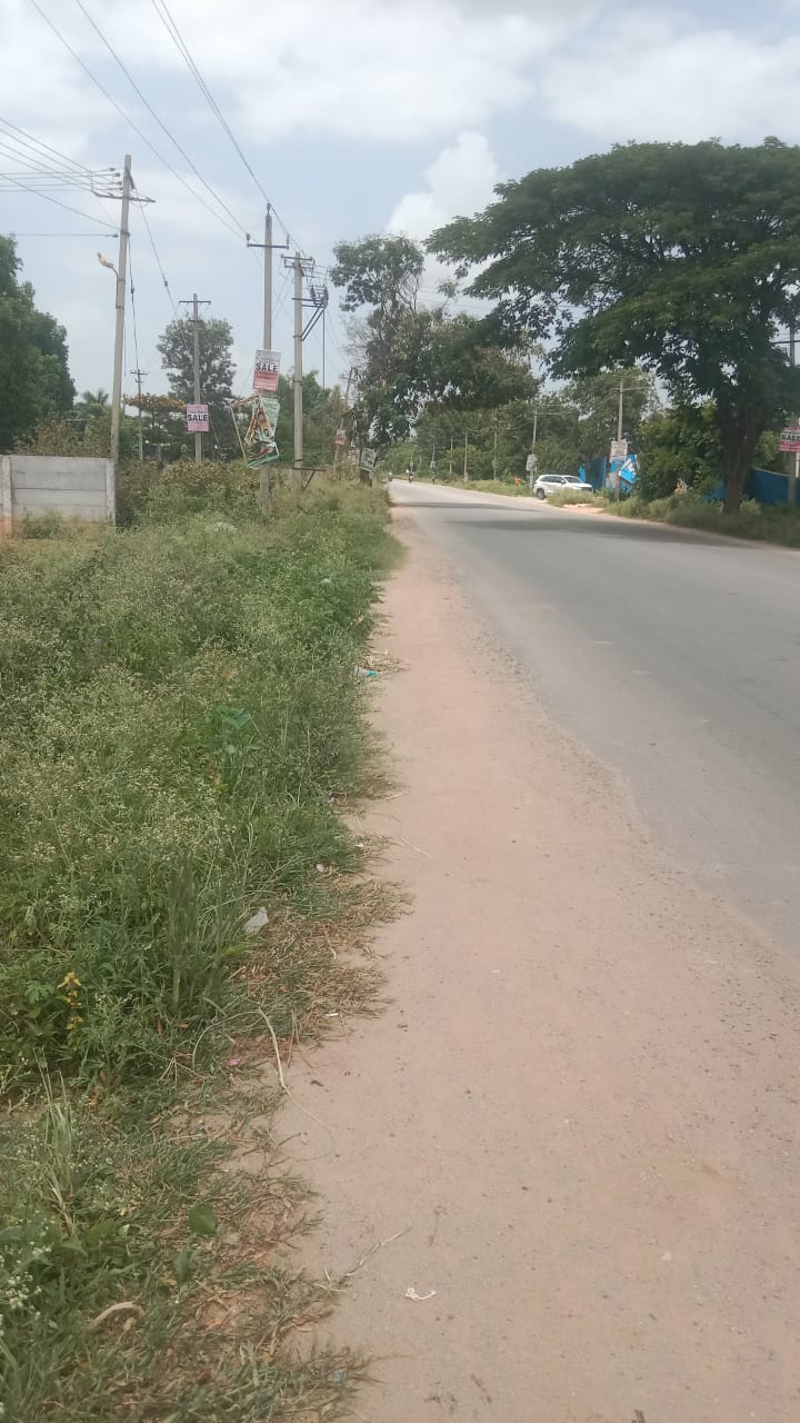 Plot For Sale in Main Road Commercial Plot