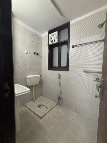 Room in 1 BHK Apartment at Palm Residency Chhatarpur, Chattarpur – for Rent