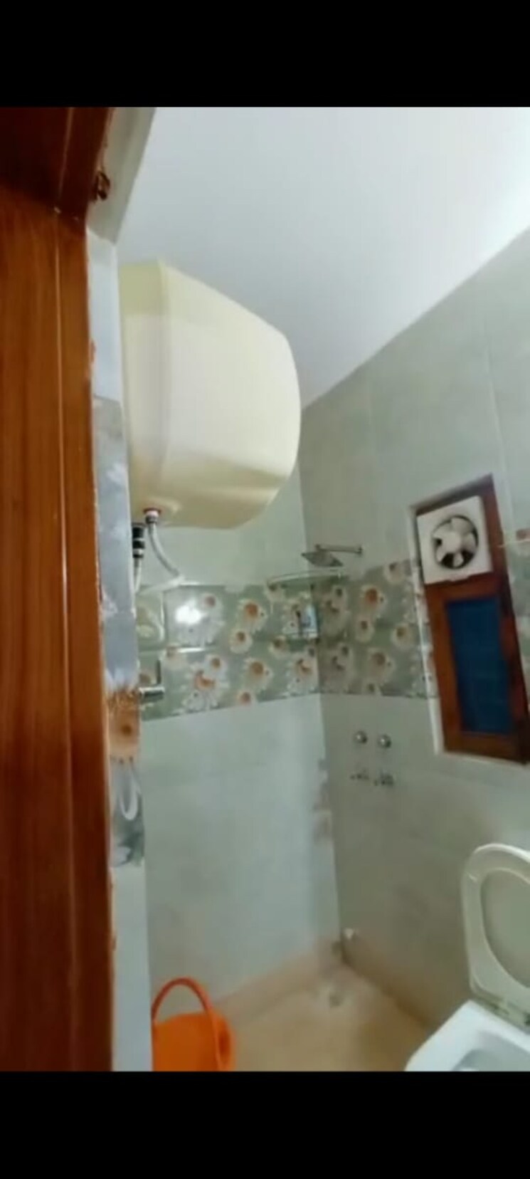 Bathroom, kendriya-vihar-noida 2 Bedroom 950 Sq.Ft. Apartment In Sector 51 Noida 8882573