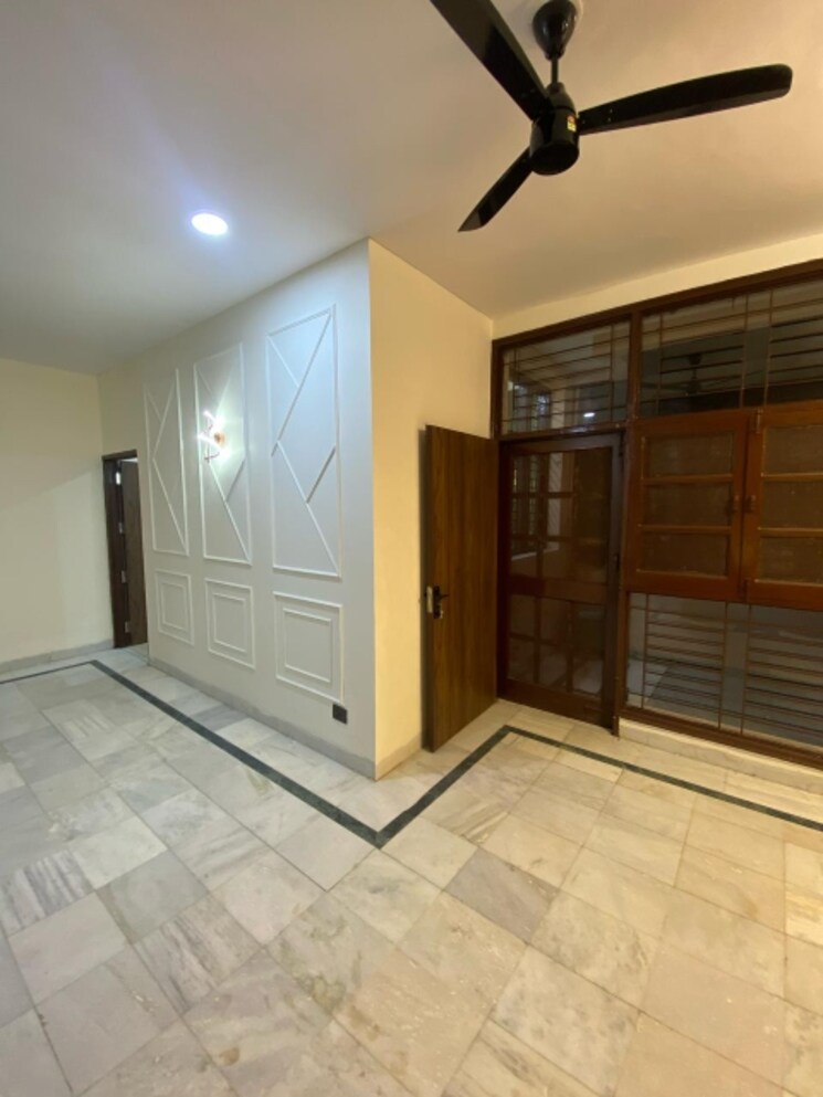 Room, sector 57 3 Bedroom 300 Sq.Yd. Builder Floor In Sector 57 Gurgaon 8882609