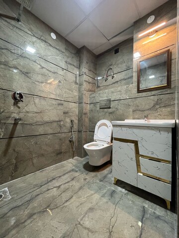 Bathroom in 2 BHK Apartment at Palm Residency Chhatarpur, Chattarpur – for Rent