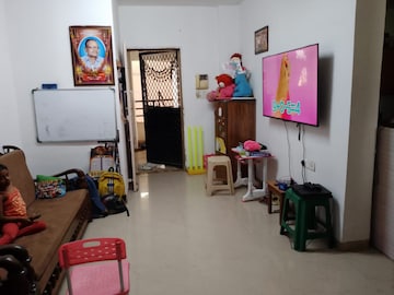 Team Area in 2 BHK Apartment at Raviraj Yellow Blossoms, Ghorpadi – for Rent
