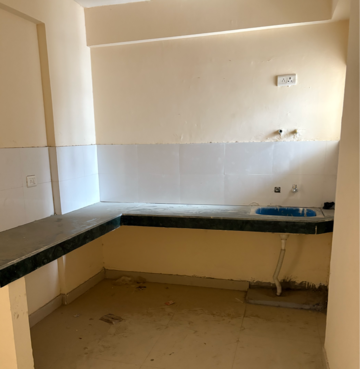Furnished Amenities in 3 BHK Apartment at Auric Happy Homes, Sector 86 – for Rent
