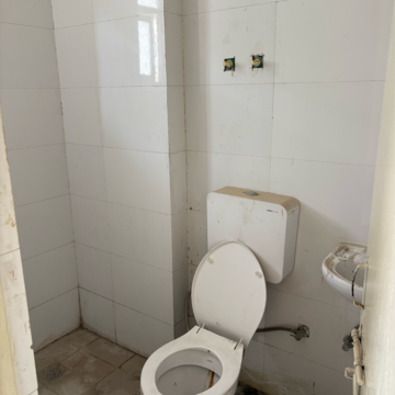 Bathroom in 3 BHK Apartment at Auric Happy Homes, Sector 86 – for Rent