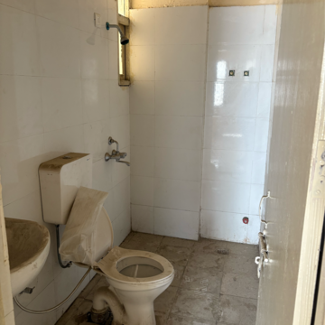 Bathroom in 3 BHK Apartment at Auric Happy Homes, Sector 86 – for Rent