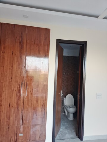 2 BHK Builder Floor For Rent in Chattarpur