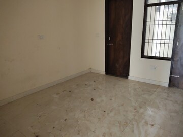 Room in 3 BHK Independent House at Sector 45 – for Rent
