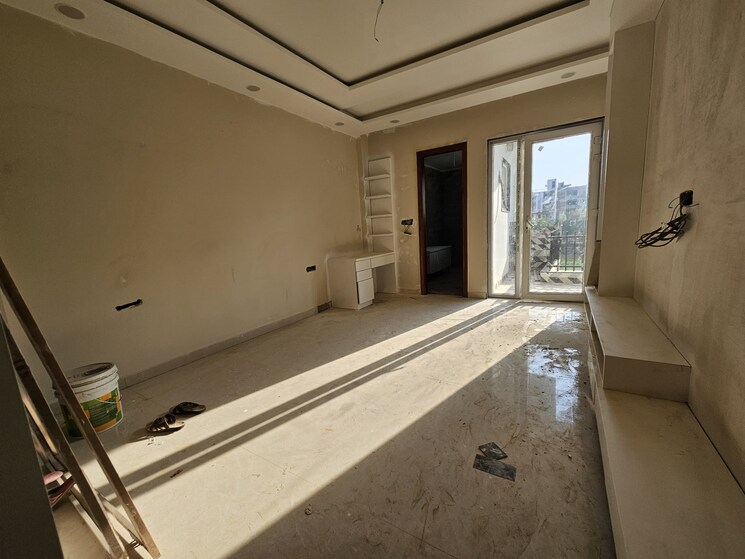 Balcony, parklands 4 Bedroom 350 Sq.Yd. Apartment In Sector 85 Faridabad 8882708