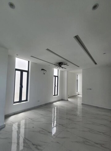 Room in 2 BHK Builder Floor at Sector 22 – for Rent