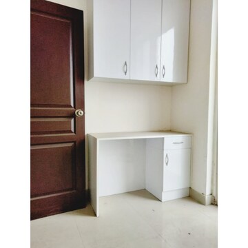 Room in 2.5 BHK Apartment at Logix Blossom Greens, Sector 143 – for Rent