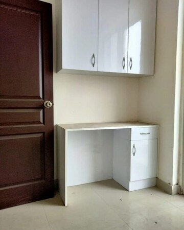 Room in 2.5 BHK Apartment at Logix Blossom Greens, Sector 143 – for Rent