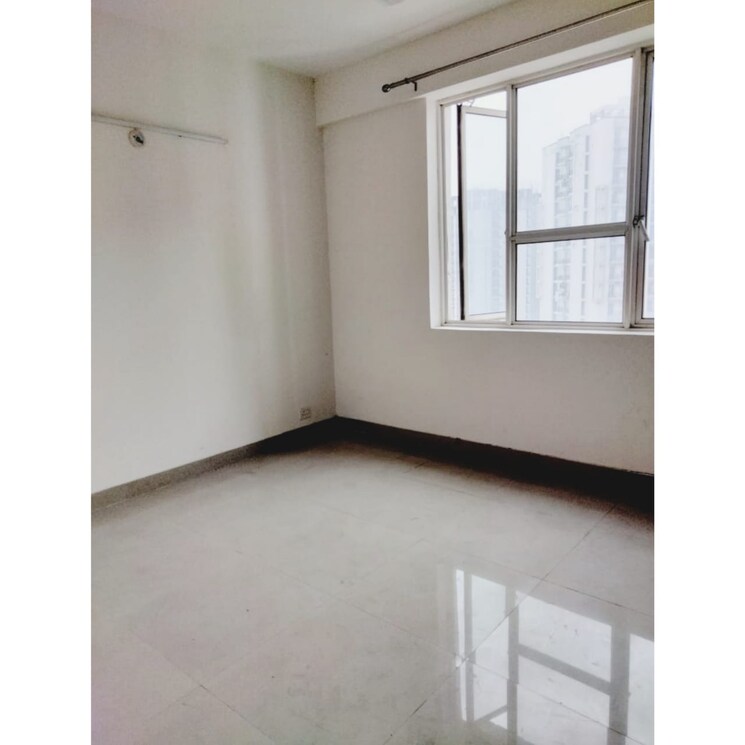 Room, logix-blossom-greens 2.5 Bedroom 1234 Sq.Ft. Apartment In Sector 143 Noida 8882761