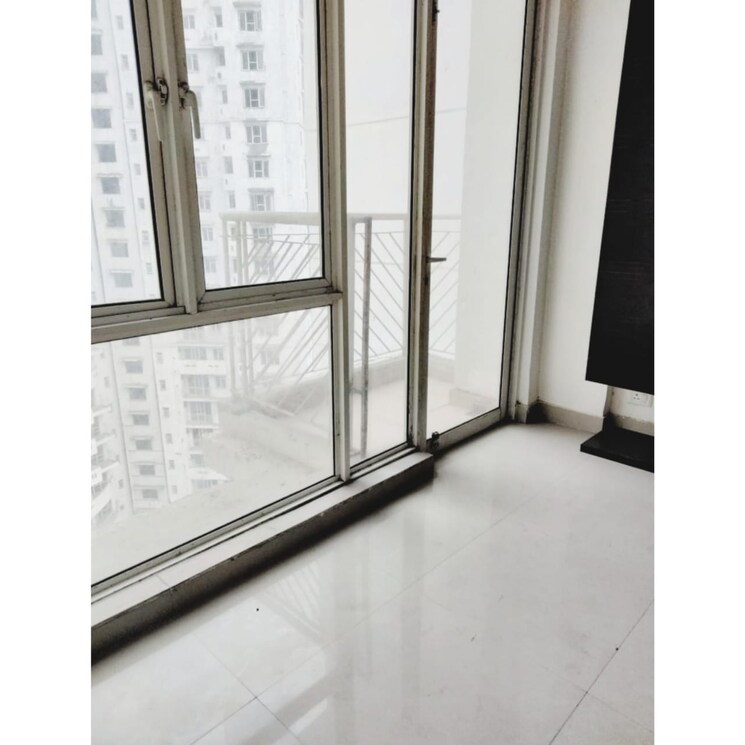 Room, logix-blossom-greens 2.5 Bedroom 1234 Sq.Ft. Apartment In Sector 143 Noida 8882761