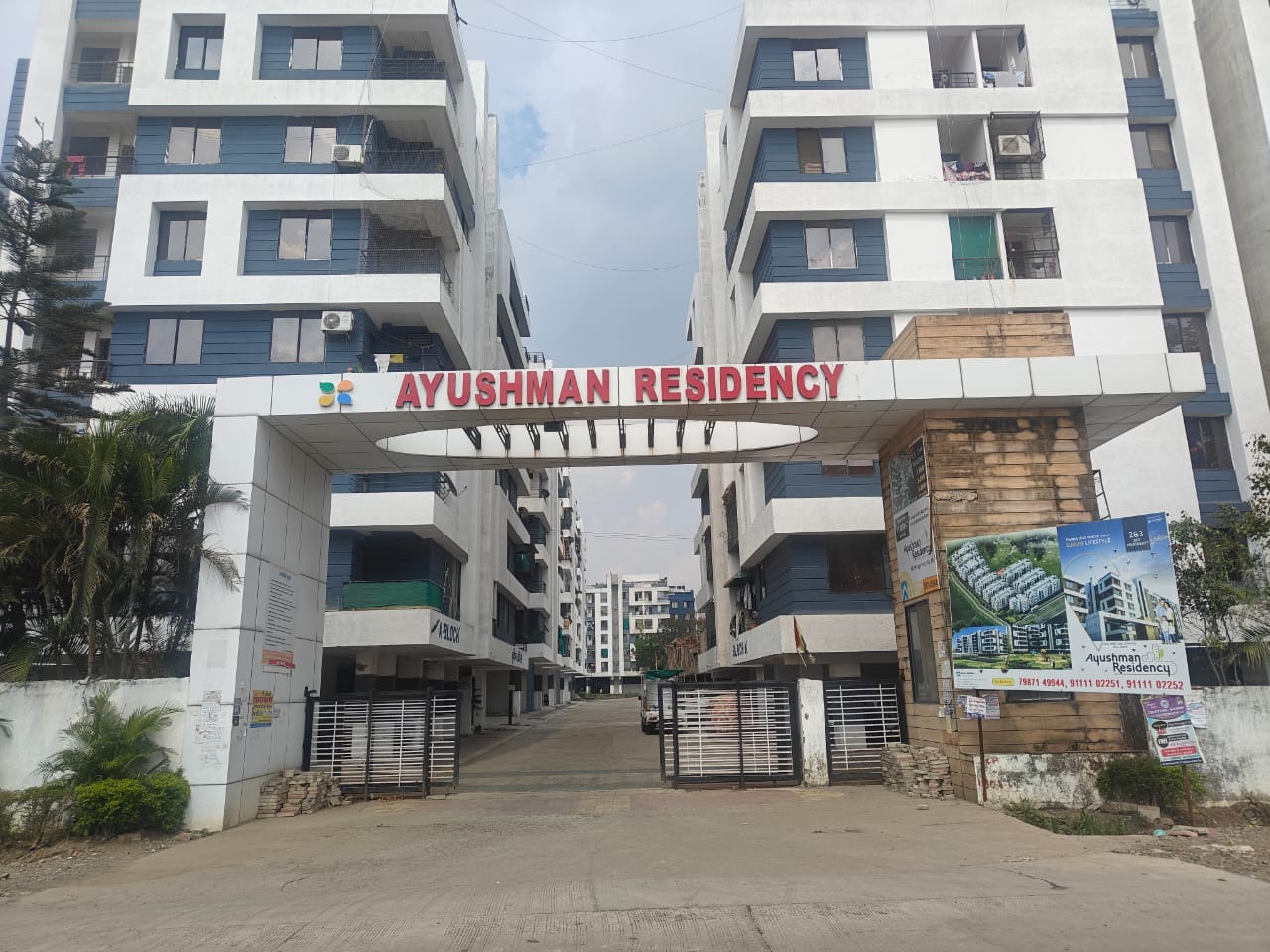 2.5 BHK + Extra Room Apartment For Sale in Rau