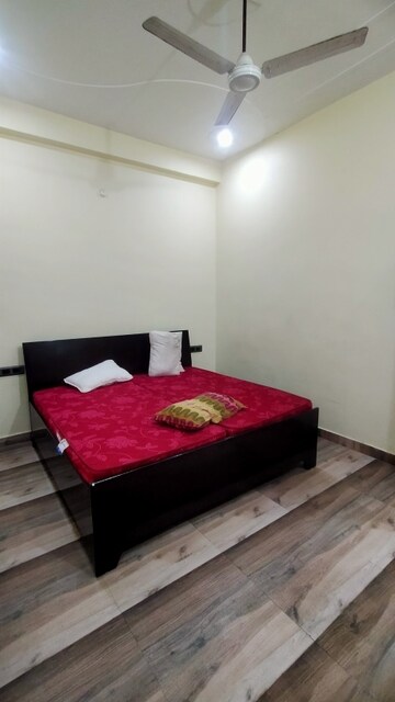 Bedroom in 2 BHK Apartment at Omaxe R2, Gomti Nagar – for Rent