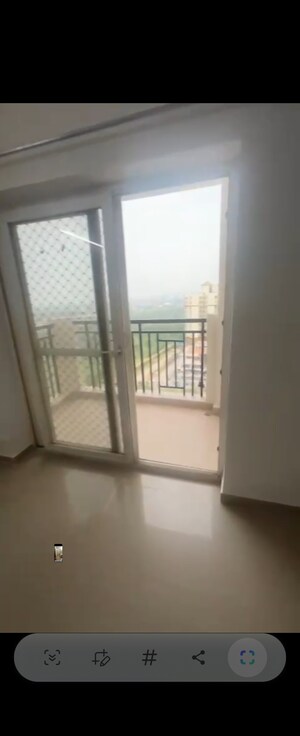 Room in 2.5 BHK Apartment at Galaxy Vega, Tech Zone 4 Greater Noida – for Sale