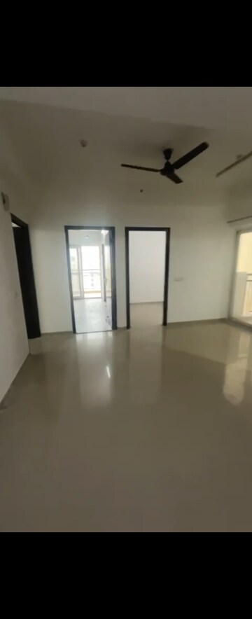 Room in 2.5 BHK Apartment at Galaxy Vega, Tech Zone 4 Greater Noida – for Sale