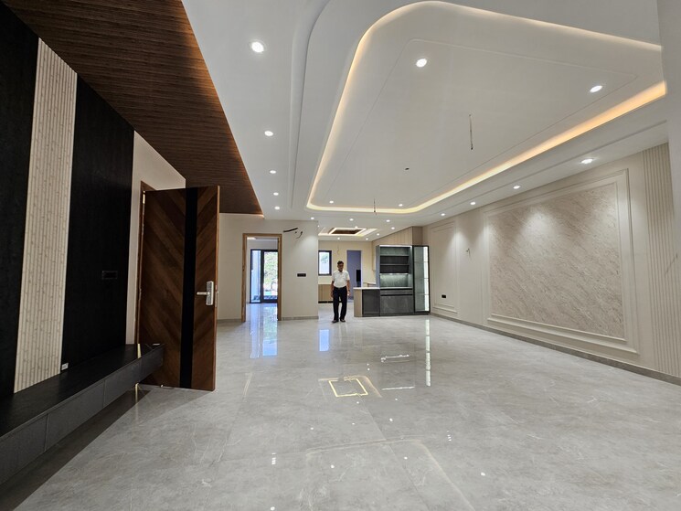 undefined, parklands 4 Bedroom 350 Sq.Yd. Builder Floor In Sector 85 Faridabad 8882983