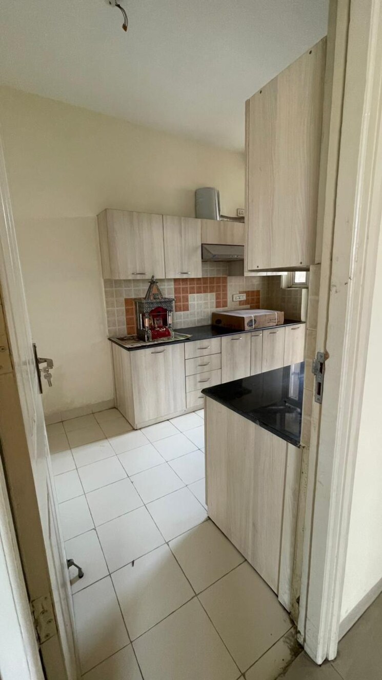 Kitchen, maya-garden-city 2 Bedroom 1450 Sq.Ft. Apartment In Lohgarh Zirakpur 8883017