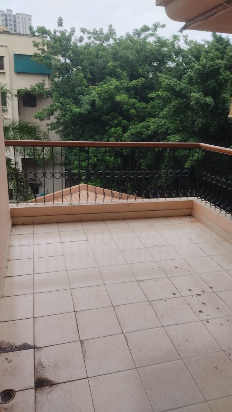Balcony, silver-dale 2 Bedroom 850 Sq.Ft. Apartment In Bt Kawade Road Pune 8883007