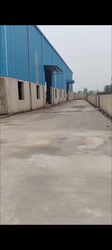 Room in  Industrial Plot at Chaupanki – for Rent