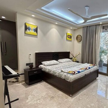 Bedroom in 3 BHK Apartment at Malad East – for Rent