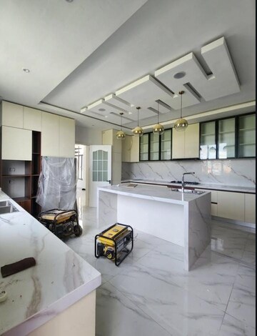 Kitchen in 2 BHK Builder Floor at Sector 33 – for Rent