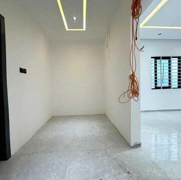 Room in 2 BHK Builder Floor at Sector 33 – for Rent