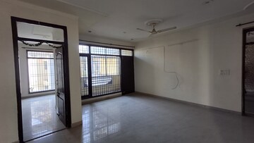  3 BHK Apartment at Vip Road – for Rent