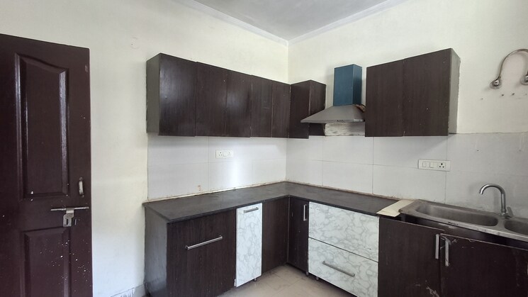 Kitchen, vip road 3 Bedroom 1400 Sq.Ft. Apartment In Vip Road Zirakpur 8883227