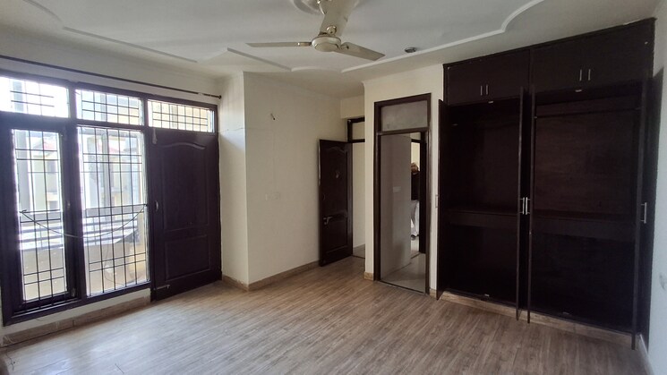 Room, vip road 3 Bedroom 1400 Sq.Ft. Apartment In Vip Road Zirakpur 8883227