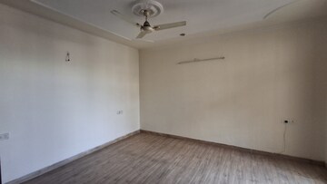 Room in 3 BHK Apartment at Vip Road – for Rent