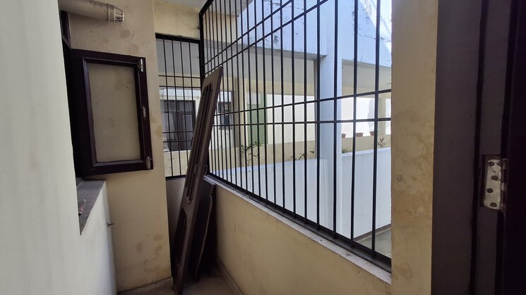 Balcony, vip road 3 Bedroom 1400 Sq.Ft. Apartment In Vip Road Zirakpur 8883227