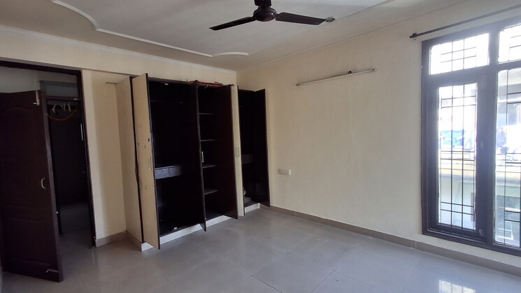 Room, vip road 3 Bedroom 1400 Sq.Ft. Apartment In Vip Road Zirakpur 8883227