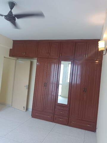 Bedroom in 3 BHK Apartment at DLF The Wellington Estate, Dlf Phase V – for Sale