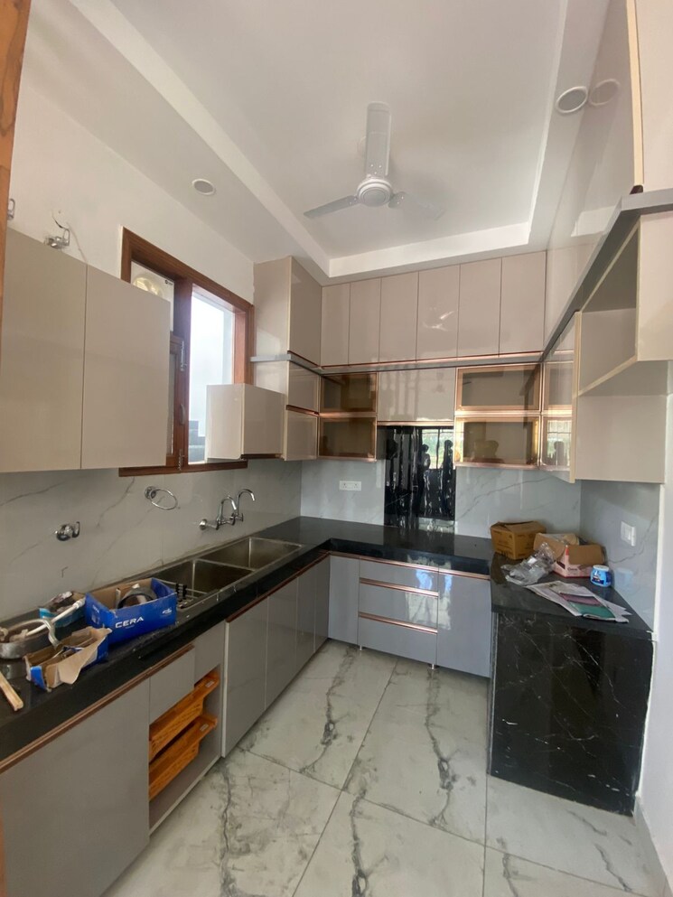 Kitchen, dhakoli 2 Bedroom 100 Sq.Yd. Apartment In Dhakoli Zirakpur 8853758