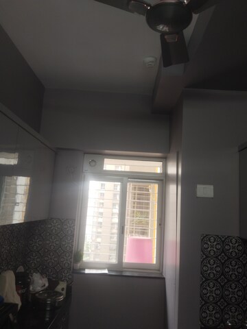 Room in 2 BHK Apartment at Lodha Amara, Kolshet Road – for Rent