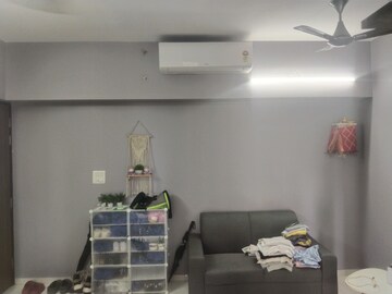 Furnished Amenities in 2 BHK Apartment at Lodha Amara, Kolshet Road – for Rent