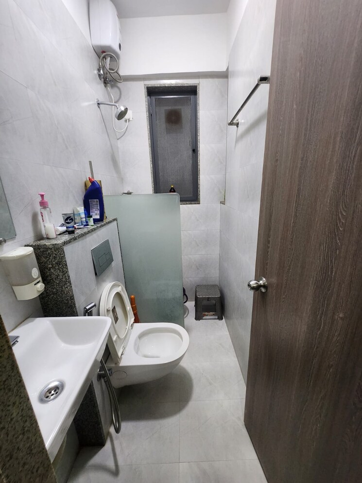 Bathroom, tiara-apartments 2 Bedroom 910 Sq.Ft. Apartment In Chembur Mumbai 8883281